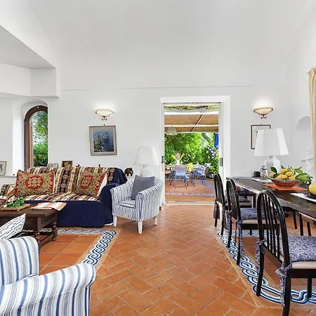 Sleeps 8 Pool Wifi * Capri