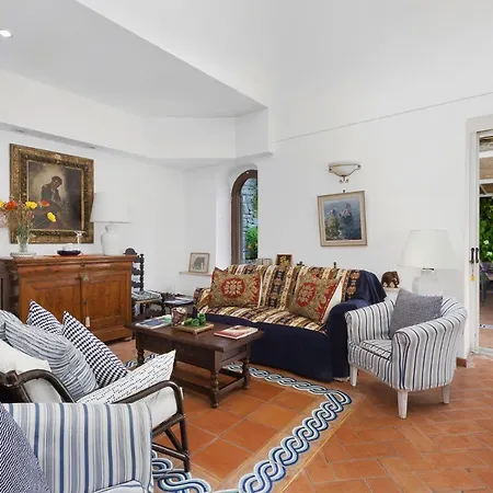 Sleeps 8 Pool Wifi Villa
