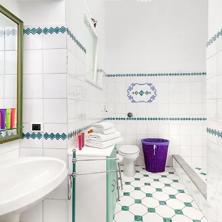 Sleeps 8 Pool Wifi Villa Capri