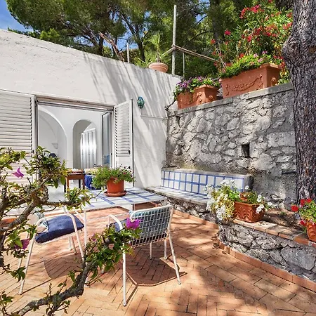 Sleeps 8 Pool Wifi * Capri
